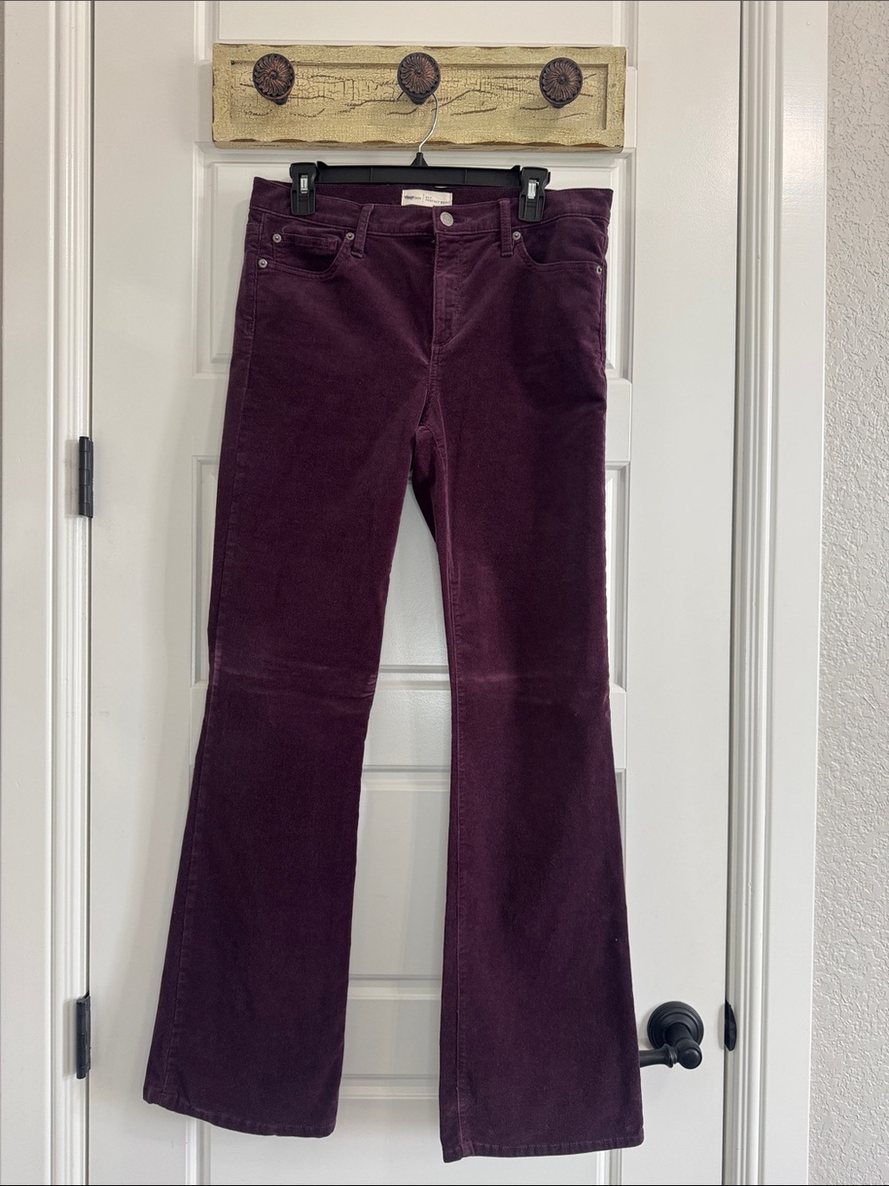 💕 GAP Women's Bootcut Corduroy Pants in Plum ✨